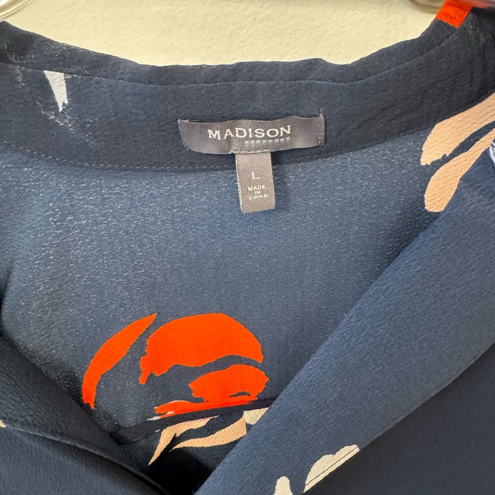 Blouse - Picture 2 of 3